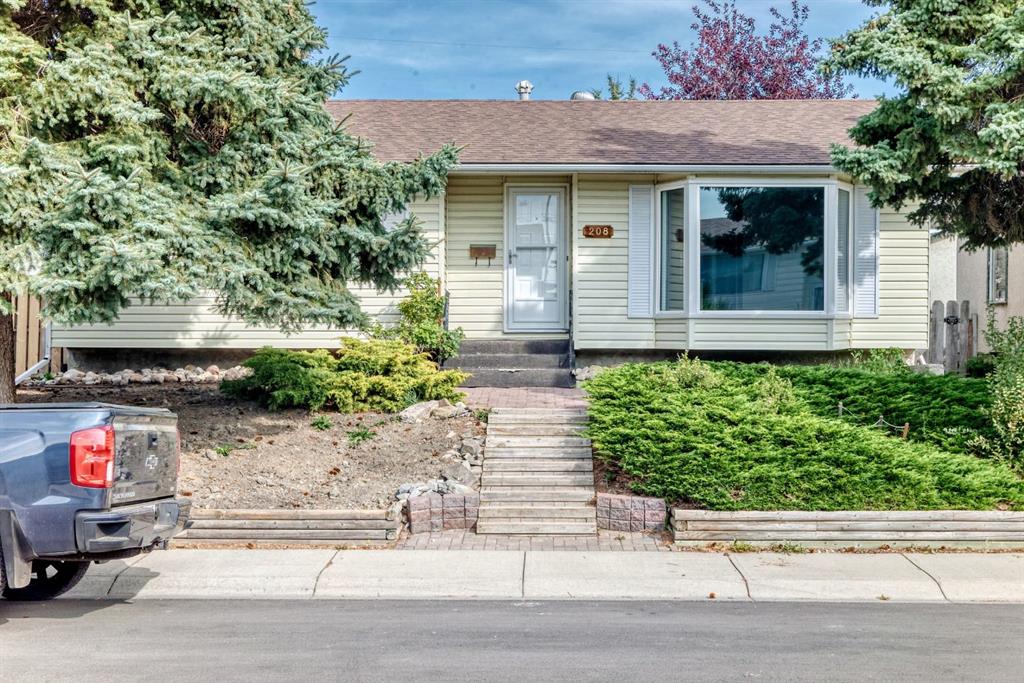 Picture of 208 Penbrooke Way SE, Calgary Real Estate Listing