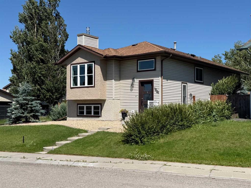 Picture of 1004 13 Street SE, High River Real Estate Listing