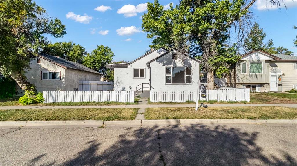 Picture of 234 14 Street N, Lethbridge Real Estate Listing