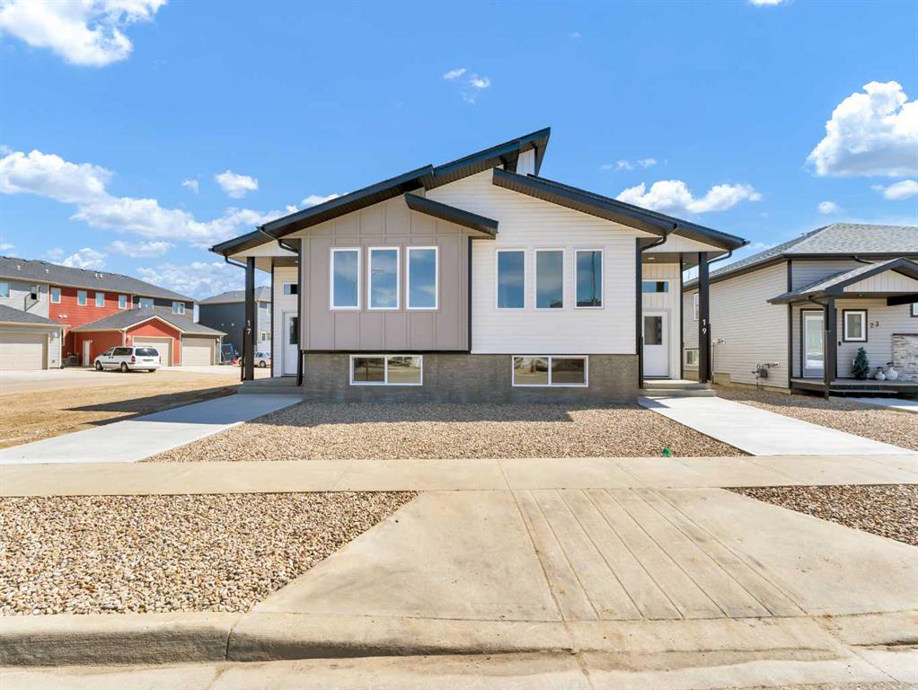 Picture of 19 Somerside Gate SE, Medicine Hat Real Estate Listing