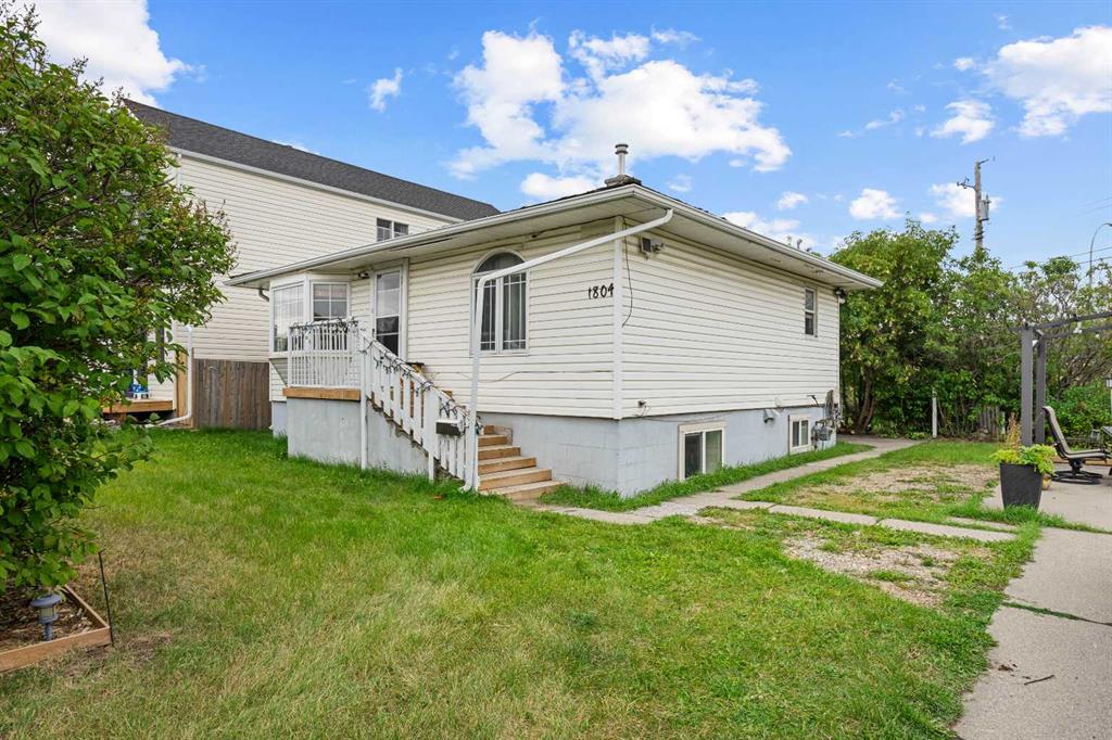 Picture of 1804 41 Street NW, Calgary Real Estate Listing