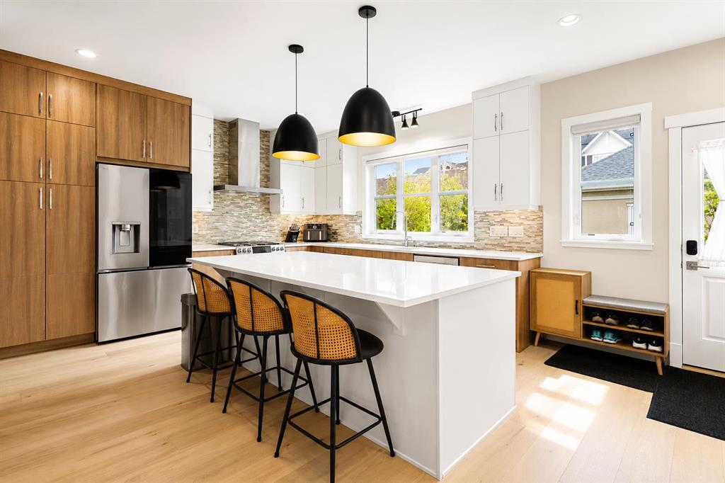 Picture of 3804 Sarcee Road SW, Calgary Real Estate Listing