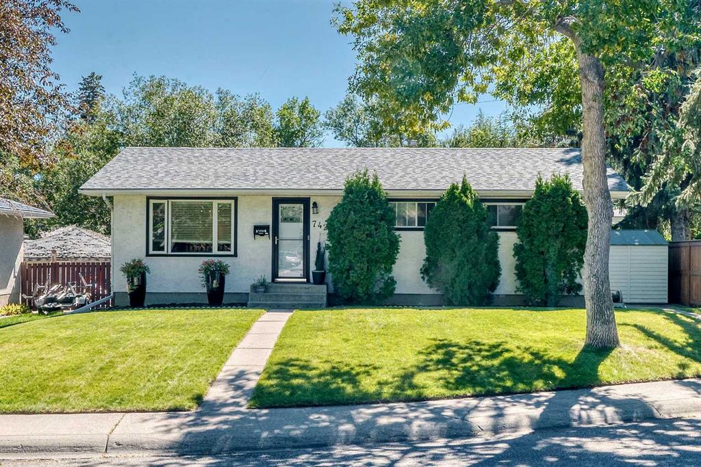 Picture of 7427 Fountain Road SE, Calgary Real Estate Listing
