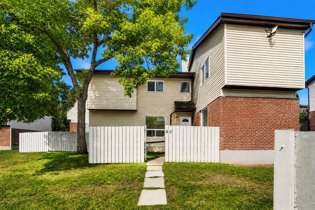 Picture of 40, 32 Whitnel Court NE, Calgary Real Estate Listing