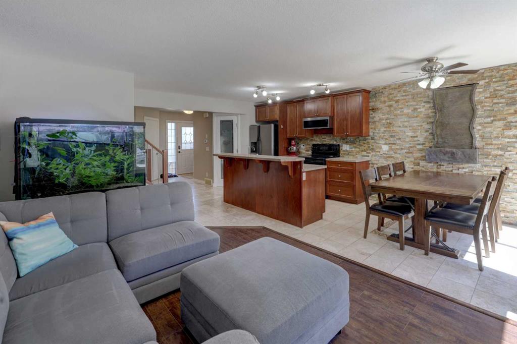 Picture of 15 Parklane Drive , Strathmore Real Estate Listing