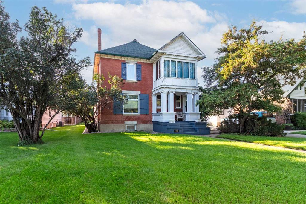 Picture of 335 1 Street SE, Medicine Hat Real Estate Listing
