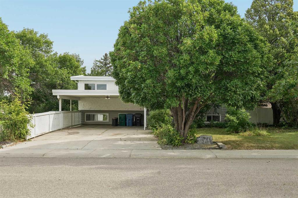 Picture of 2409 20 Street N, Lethbridge Real Estate Listing