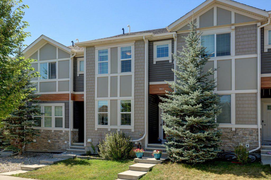 Picture of 963 Nolan Hill Boulevard NW, Calgary Real Estate Listing