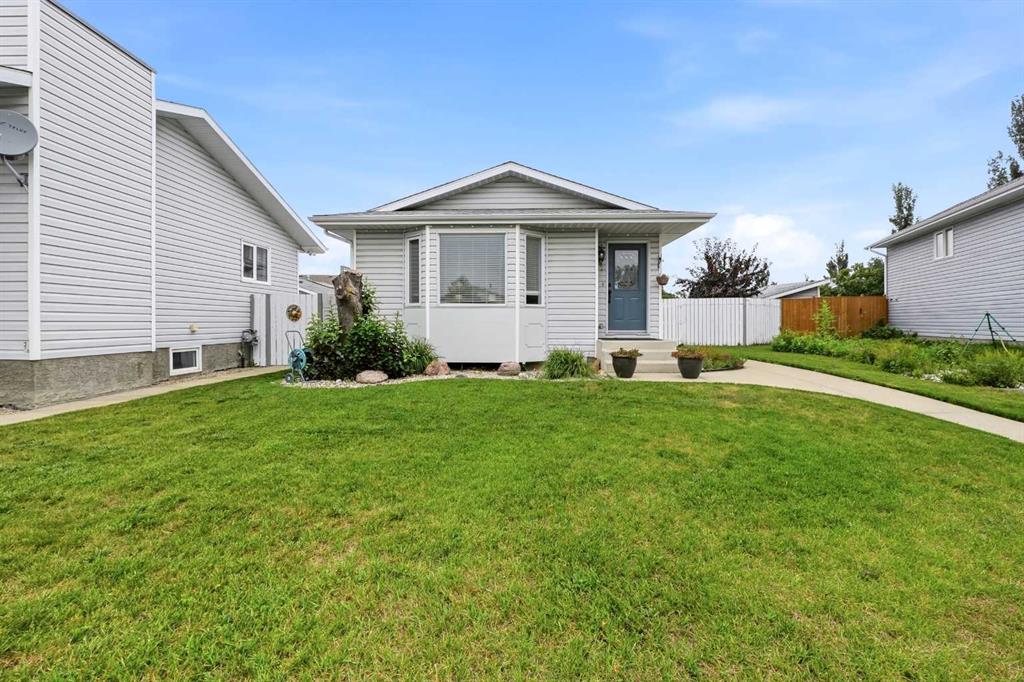 Picture of 37 Sunrise Crescent , Blackfalds Real Estate Listing