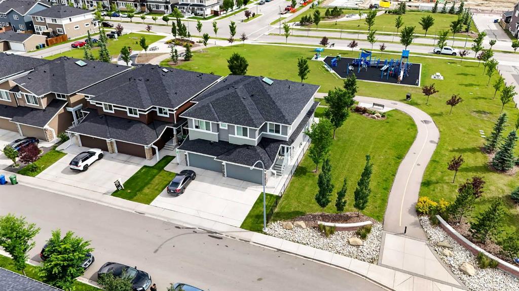 Picture of 125 Redstone Common NE, Calgary Real Estate Listing