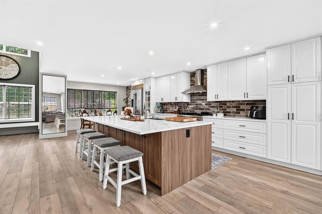 Picture of 15226 Prestwick Boulevard SE, Calgary Real Estate Listing