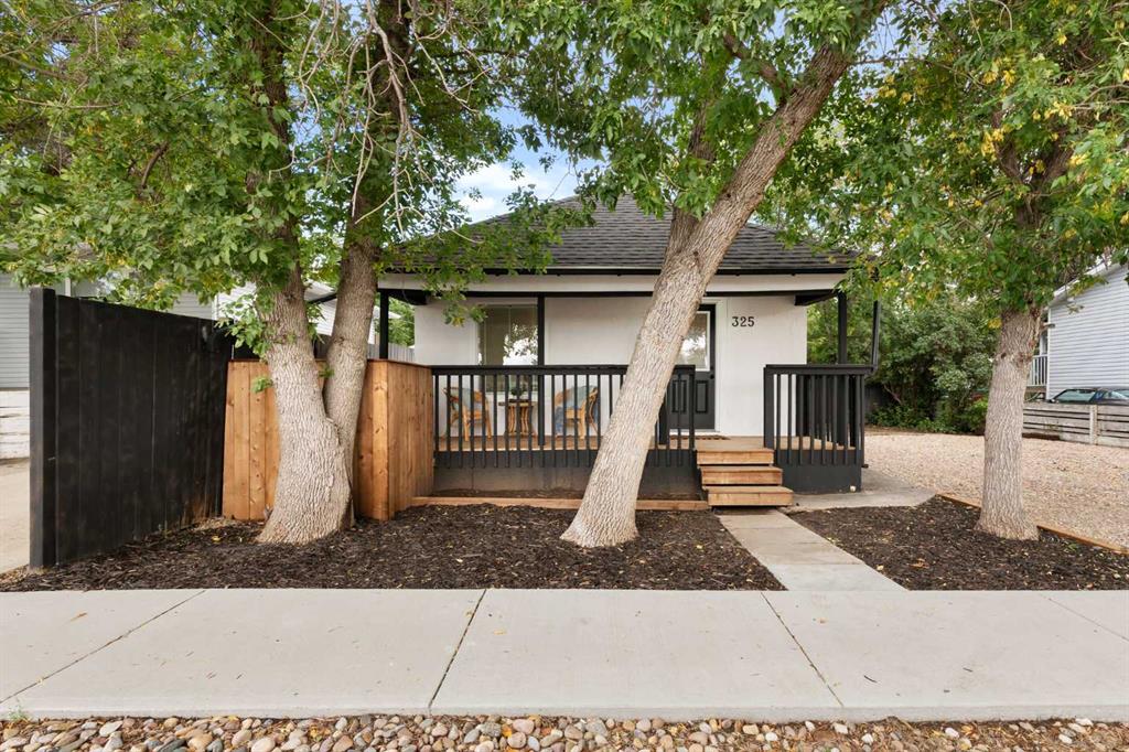 Picture of 325 4 Street SE, Redcliff Real Estate Listing