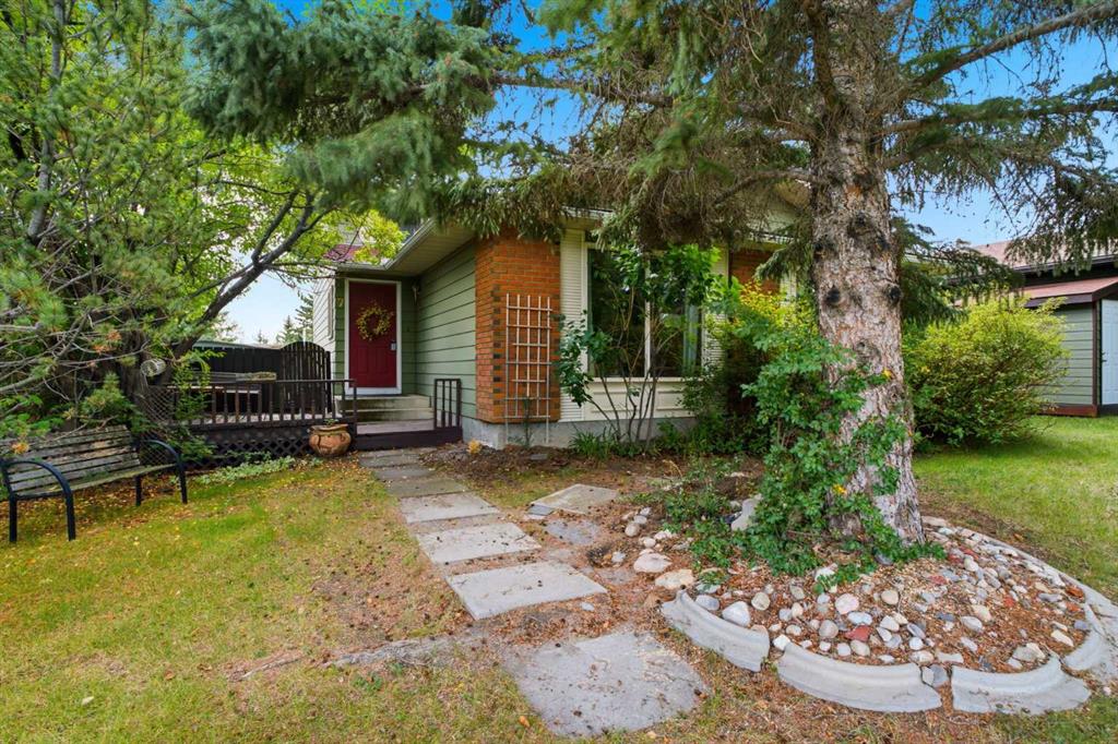 Picture of 7 Glenport Road E, Cochrane Real Estate Listing