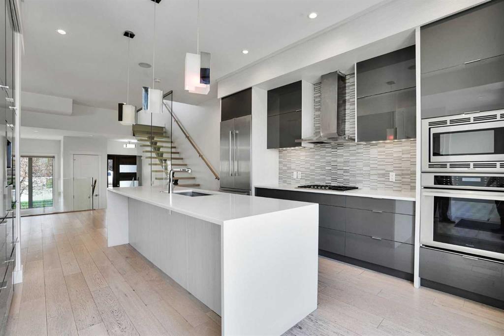 Picture of 2505 21 Street SW, Calgary Real Estate Listing