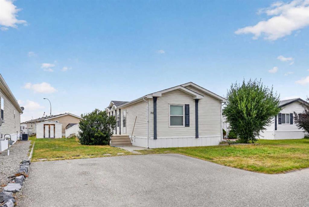 Picture of 311 Rodeo Drive , Fort Macleod Real Estate Listing