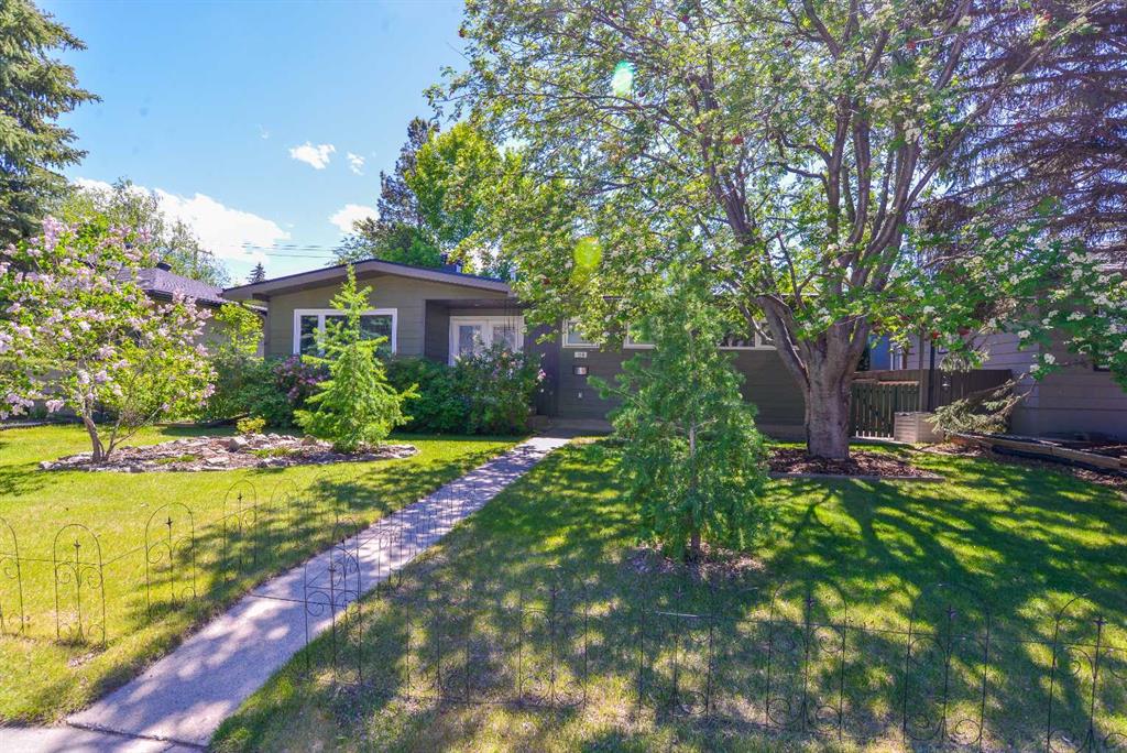 Picture of 361 Capri Avenue NW, Calgary Real Estate Listing