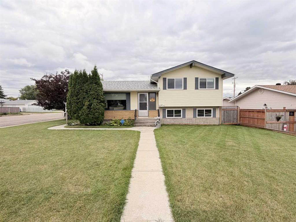 Picture of 5103 40 Street , Innisfail Real Estate Listing