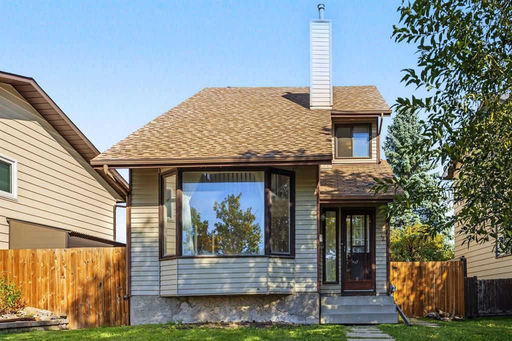 Picture of 1272 Berkley Drive NW, Calgary Real Estate Listing