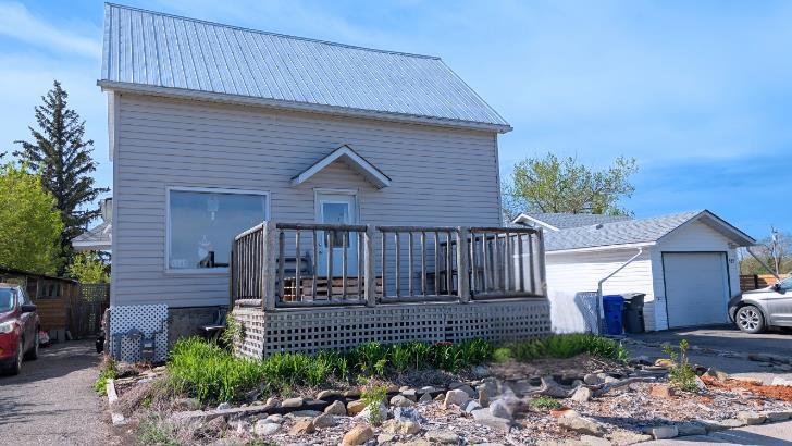 Picture of 311 47 Avenue W, Claresholm Real Estate Listing