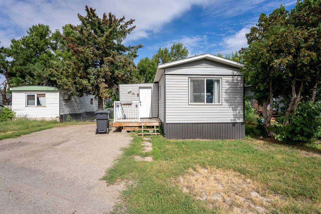 Picture of 14, 5301 2 Street , Coalhurst Real Estate Listing