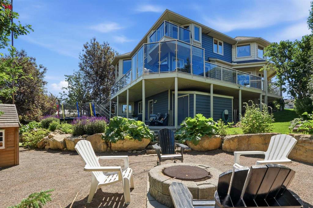 Picture of 131 Edgebrook Circle NW, Calgary Real Estate Listing