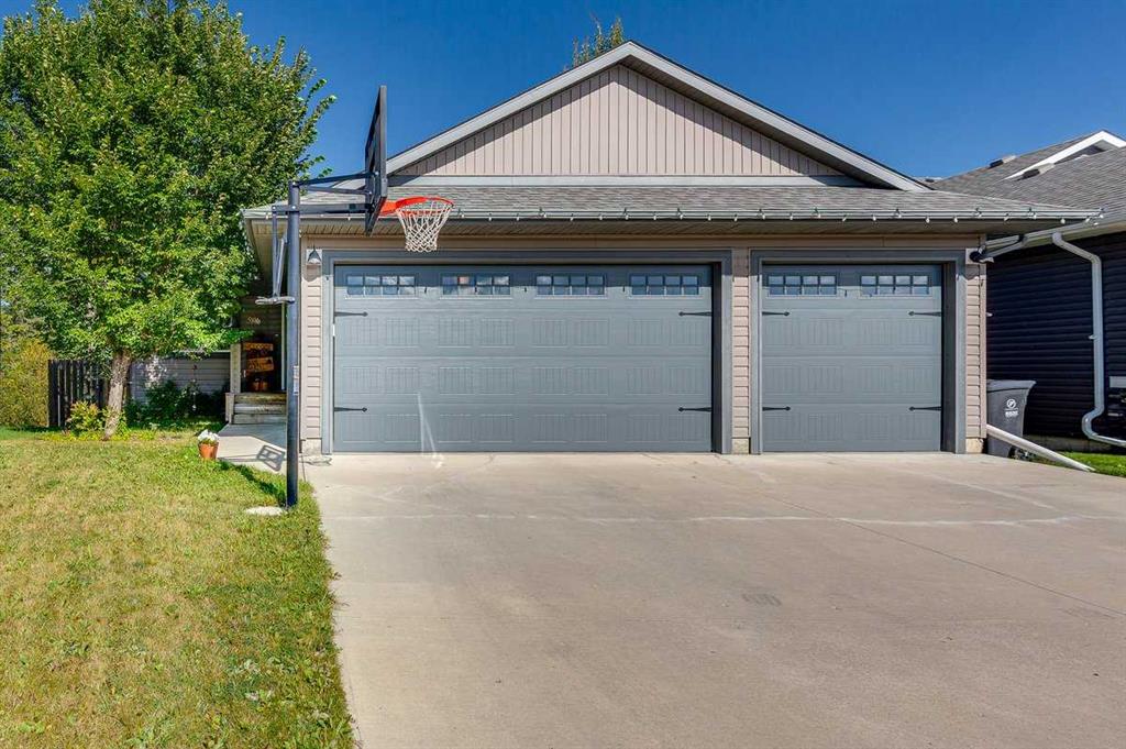 Picture of 5806 45 Avenue Close , Rocky Mountain House Real Estate Listing