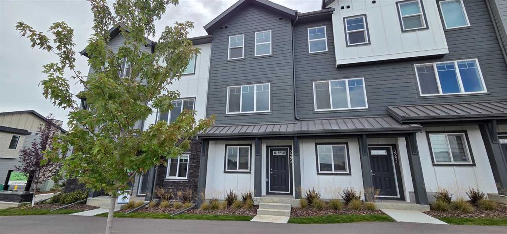 Picture of 2223 81st Street SW, Calgary Real Estate Listing