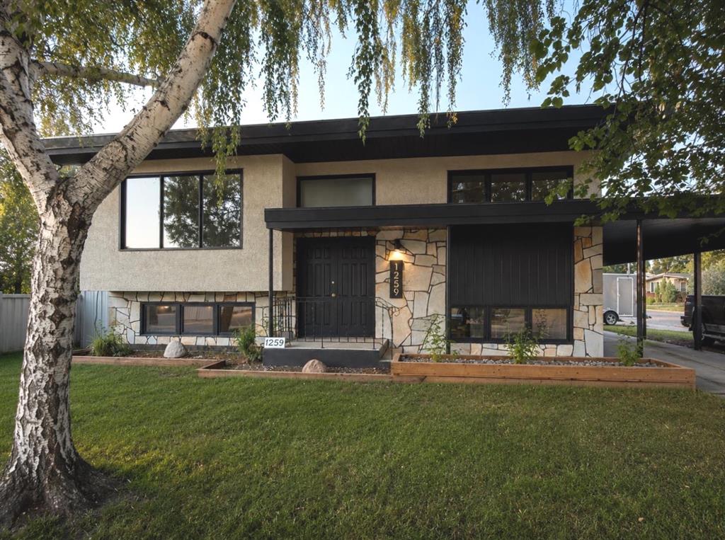 Picture of 1259 St Catherine Road N, Lethbridge Real Estate Listing
