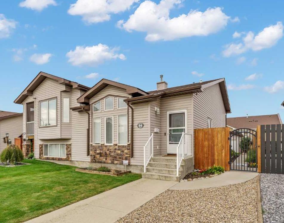 Picture of 84 Northlands Crescent NE, Medicine Hat Real Estate Listing