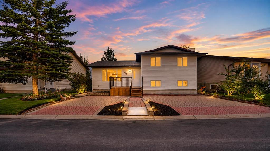 Picture of 171 Castlebrook Rise NE, Calgary Real Estate Listing