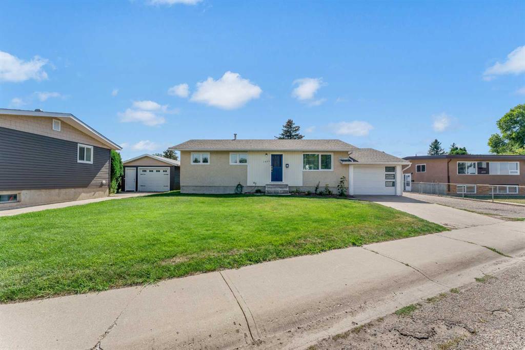 Picture of 1825 16 Street SE, Medicine Hat Real Estate Listing