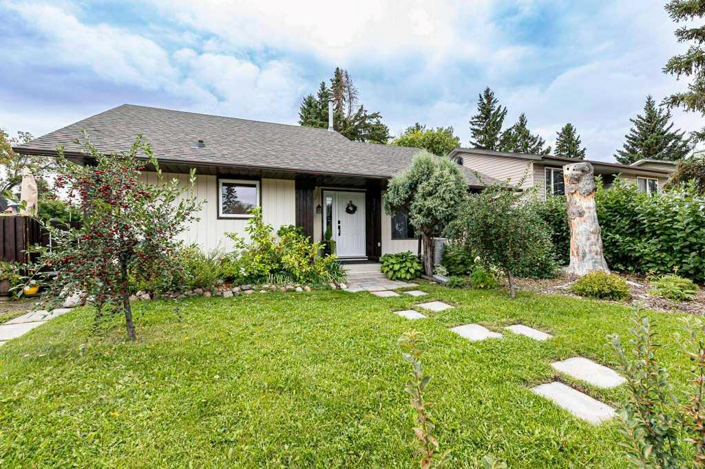 Picture of 25 Valley Crescent , Lacombe Real Estate Listing