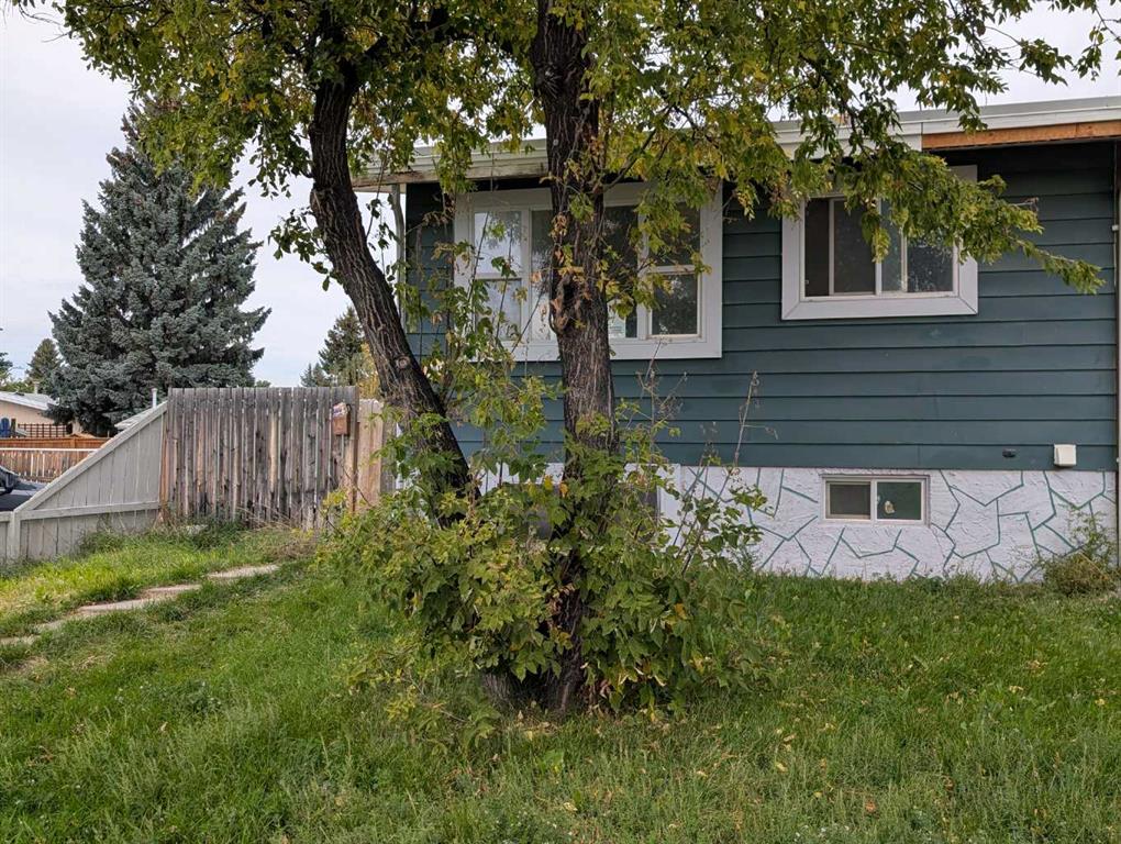 Picture of 2011 18 Avenue N, Lethbridge Real Estate Listing