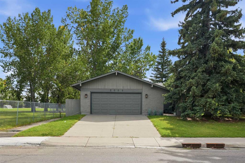 Picture of 2004 Lake Bonavista Drive SE, Calgary Real Estate Listing