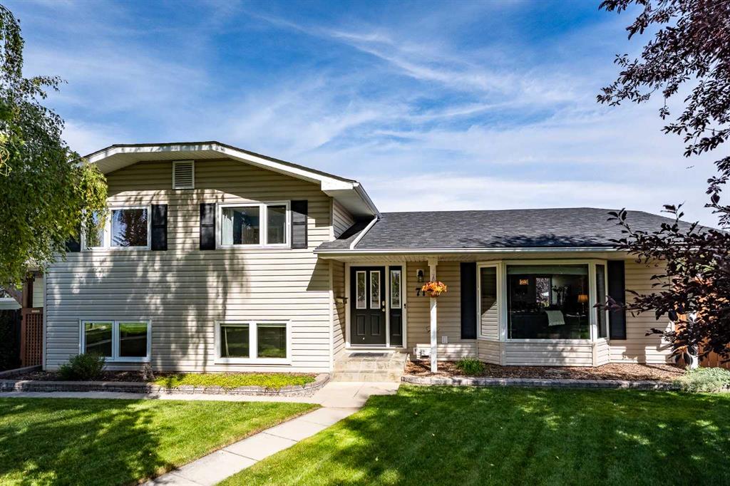 Picture of 71 Lake Geneva Place SE, Calgary Real Estate Listing