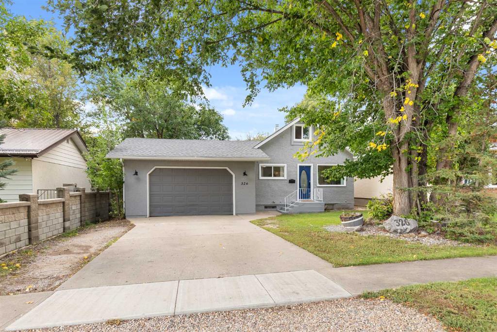 Picture of 326 5 Street SE, Redcliff Real Estate Listing