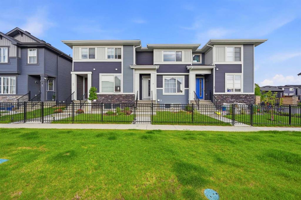 Picture of 7 Lambeau Lane SE, Airdrie Real Estate Listing