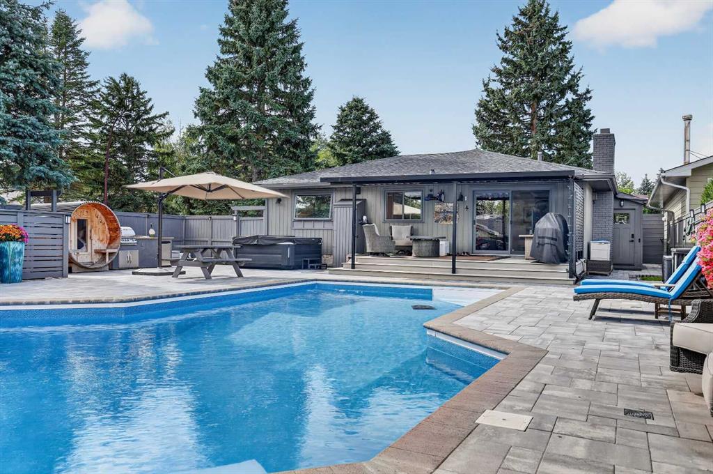 Picture of 55 Midridge Close SE, Calgary Real Estate Listing