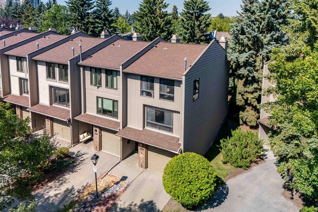 Picture of 22 Point Mckay Court NW, Calgary Real Estate Listing