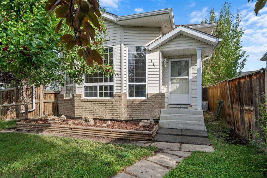 Picture of 111 Martinvalley Place NE, Calgary Real Estate Listing