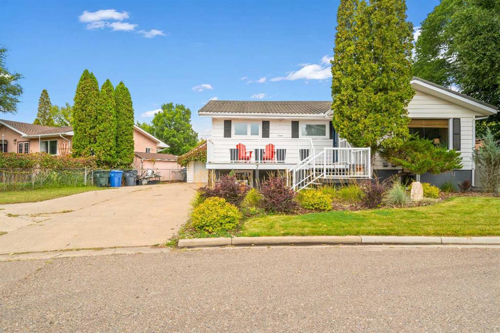 Picture of 7 13 Street SE, Medicine Hat Real Estate Listing