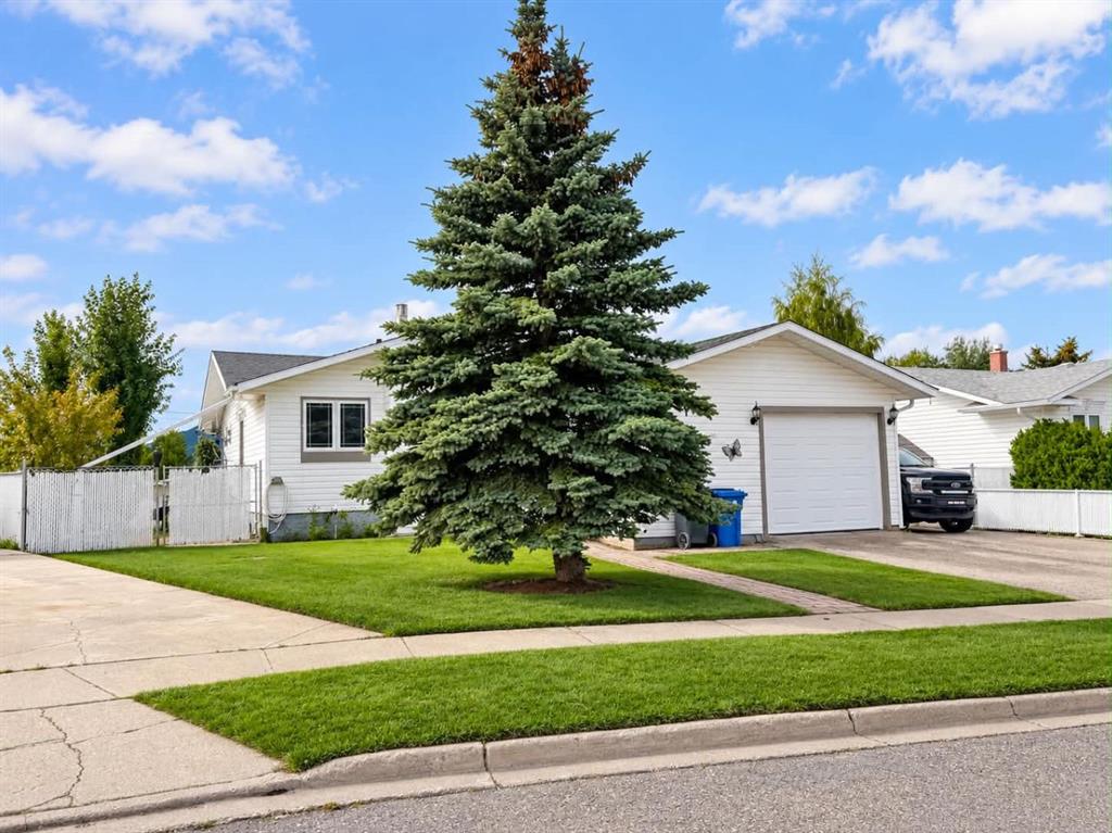 Picture of 10505 105 Street , Grande Cache Real Estate Listing