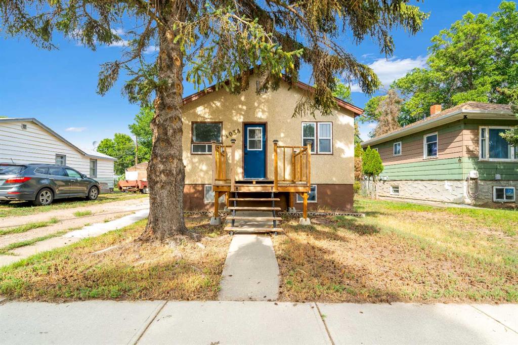 Picture of 1034 Factory Street SE, Medicine Hat Real Estate Listing