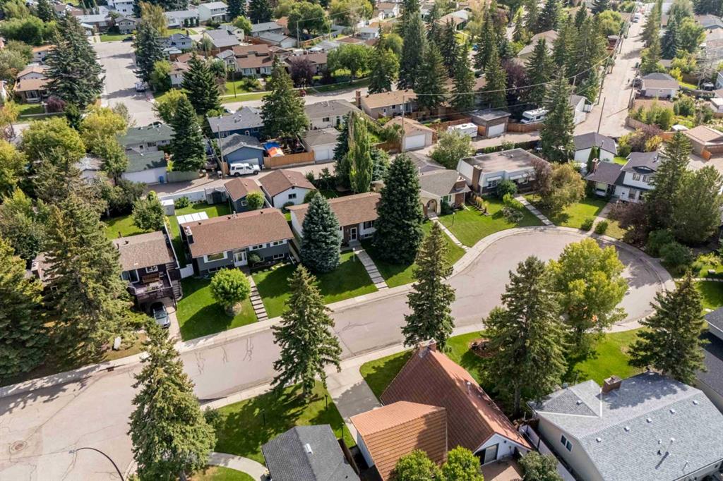 Picture of 116 Queensland Place SE, Calgary Real Estate Listing