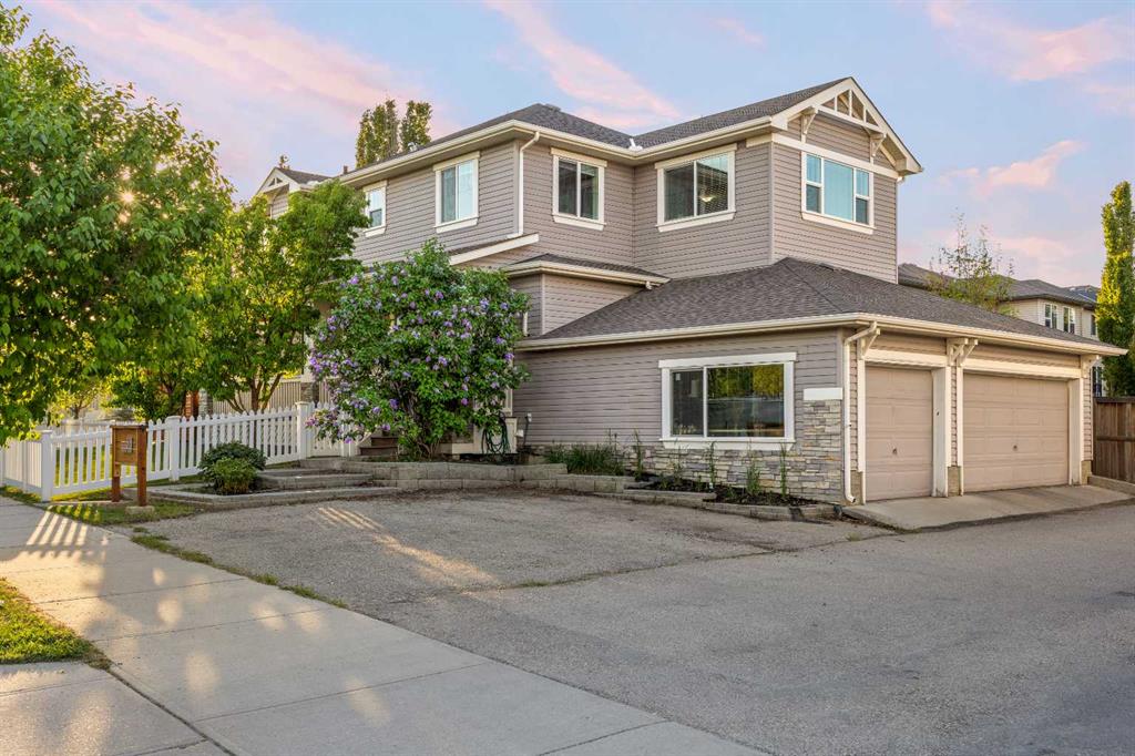 Picture of 318 Coopers Drive SW, Airdrie Real Estate Listing