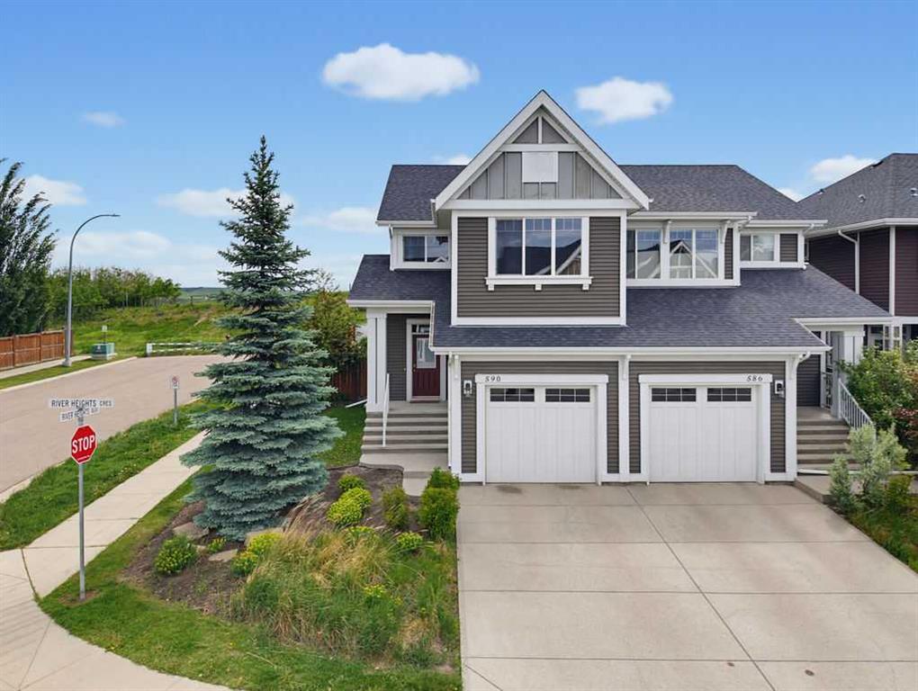 Picture of 590 River Heights Crescent , Cochrane Real Estate Listing