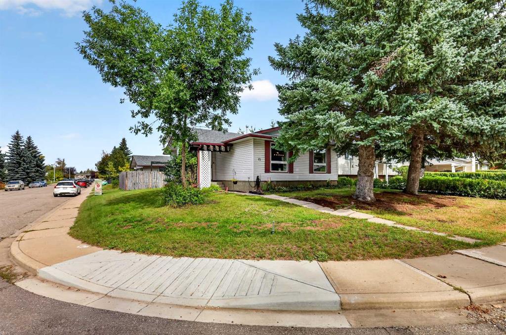 Picture of 12 Brentwood Drive E, Strathmore Real Estate Listing