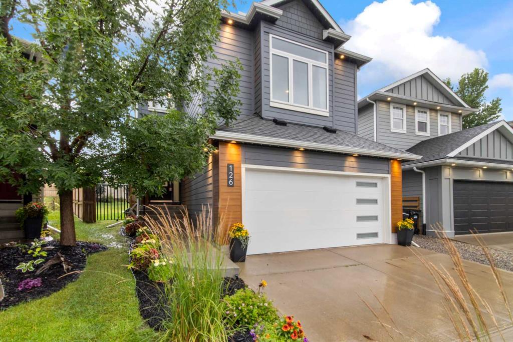 Picture of 126 Chapman Close SE, Calgary Real Estate Listing