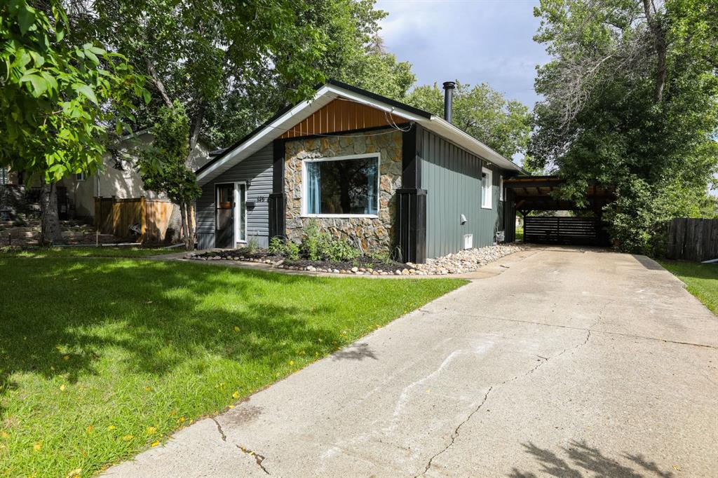 Picture of 145 S 1 Street W, Magrath Real Estate Listing