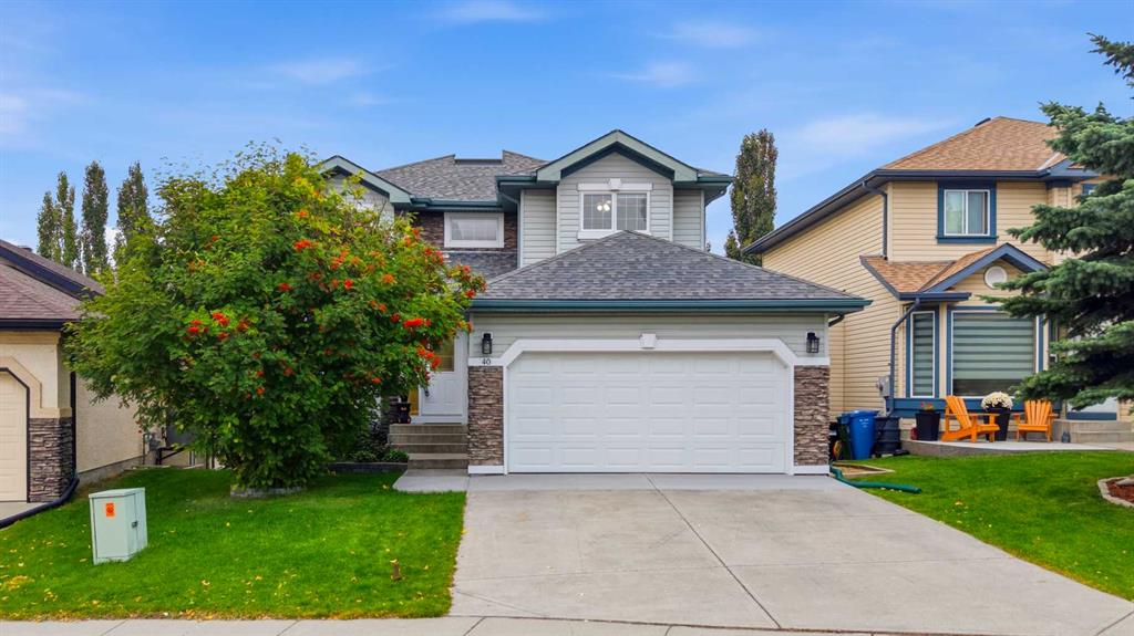 Picture of 40 Valley Creek Crescent NW, Calgary Real Estate Listing